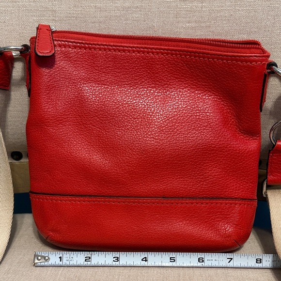 Coach (No.F49170) Red Leather Swing Back Crossbody - Picture 2 of 16